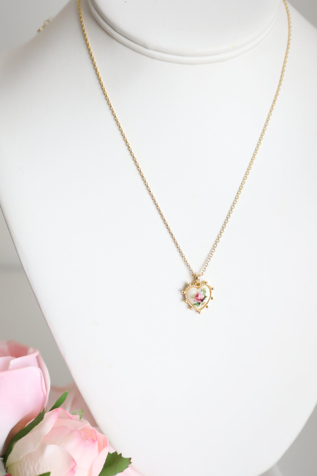 Thea Heart Necklace