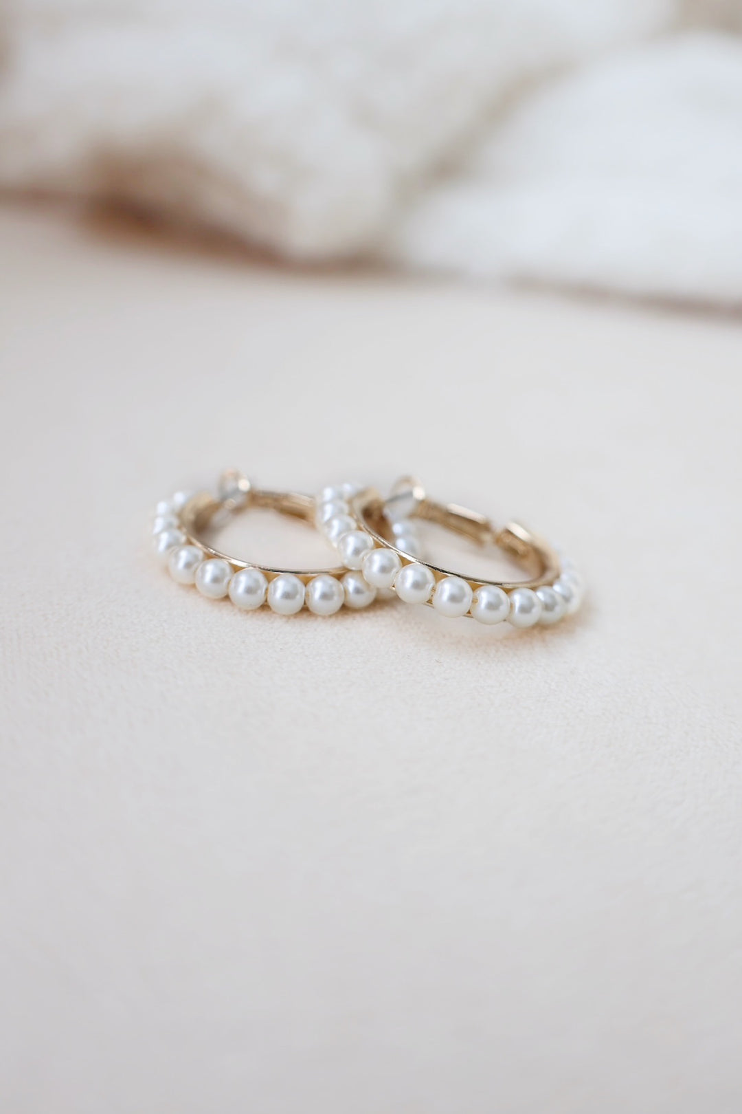 Vivianne Pearl Hoops
