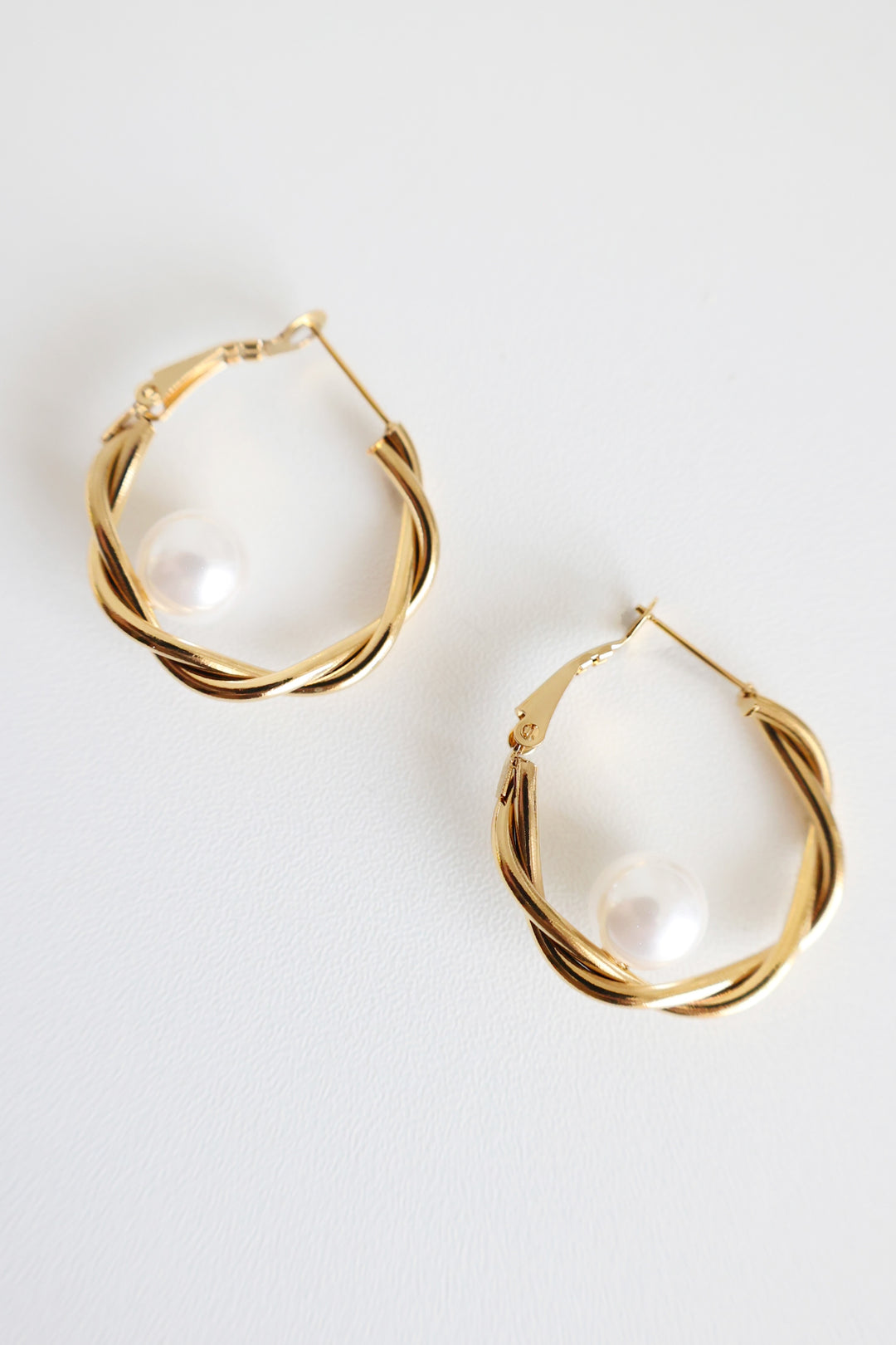 Pearl Embrace Hoop