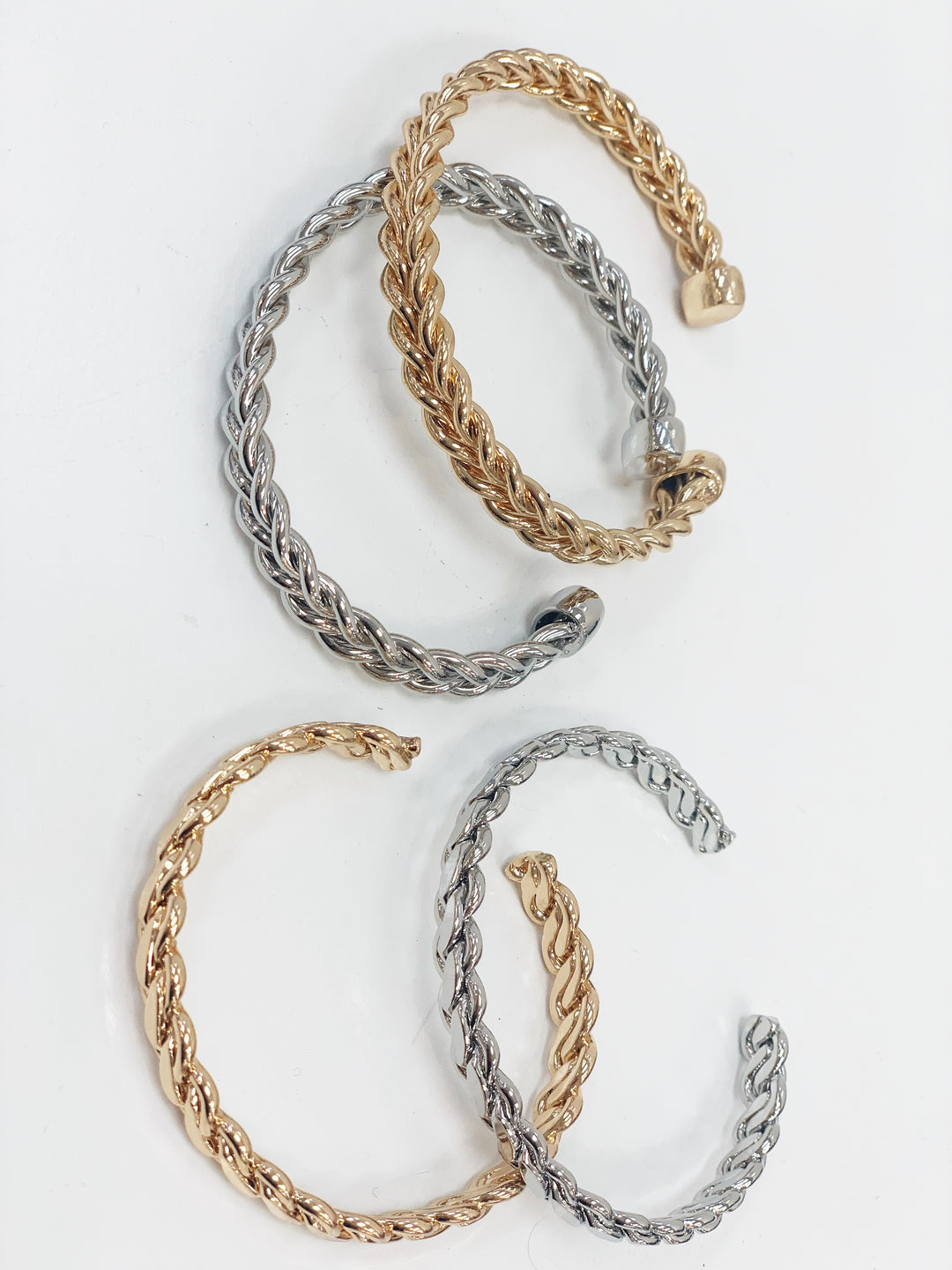 CHAIN OF FOOLS CUFF