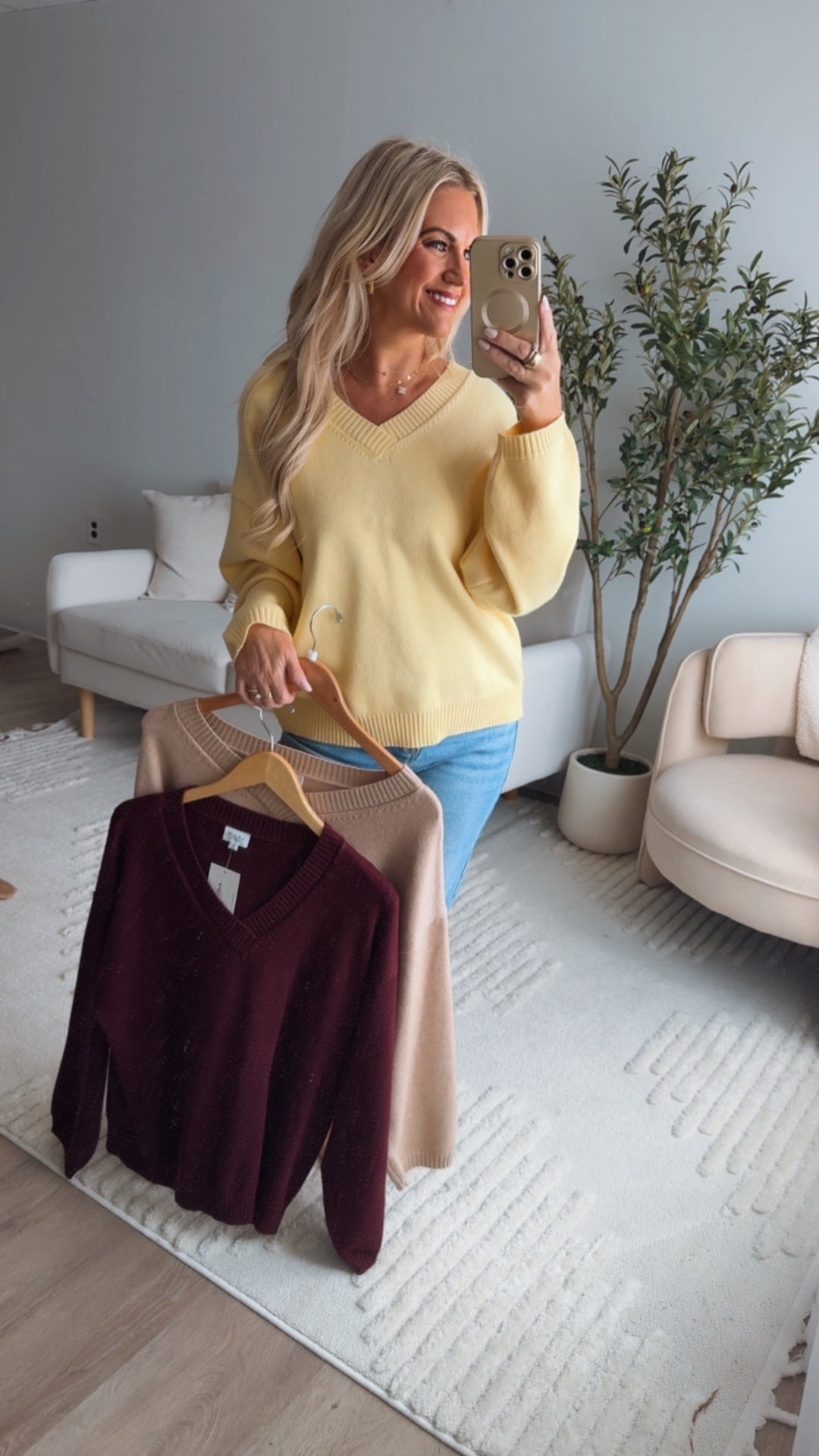 Erin V-Neck Sweater - Light Yellow