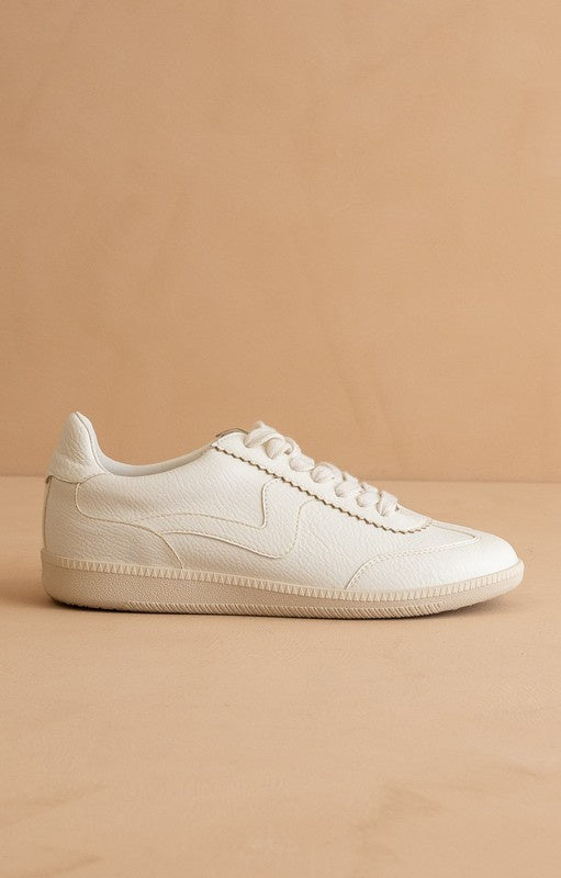 Kyla Low Top Classic Sneakers