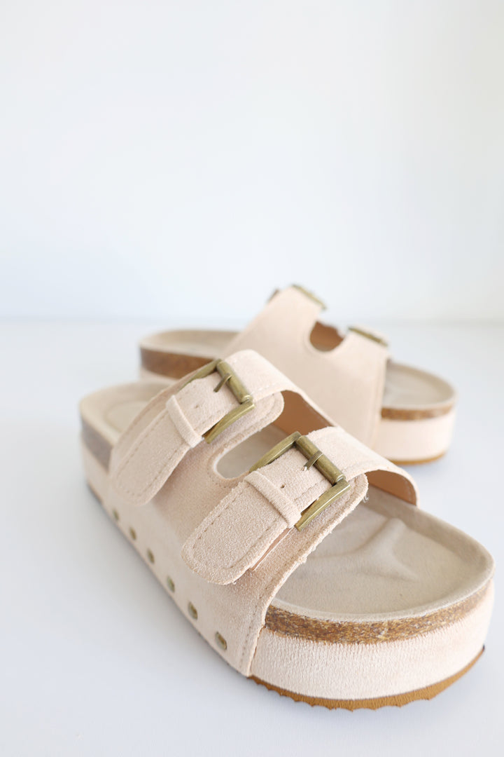 Buckly Suede Sandals