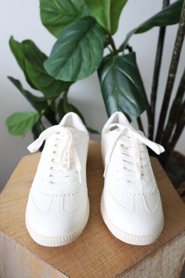 Kyla Low Top Classic Sneakers