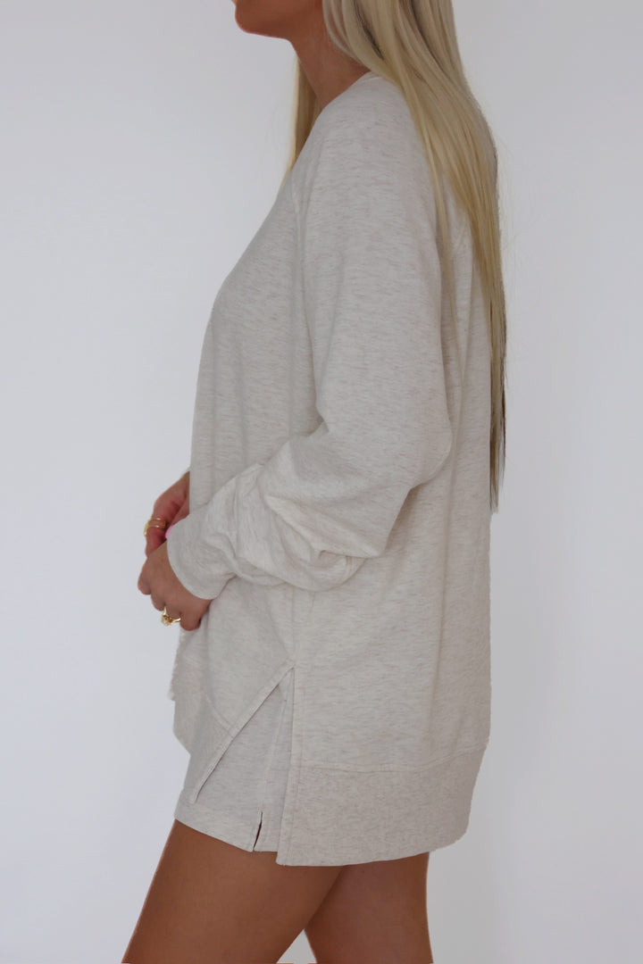 V-Neck Weekender- Light Oatmeal Heather