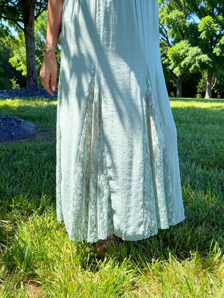Laurel Lace Maxi