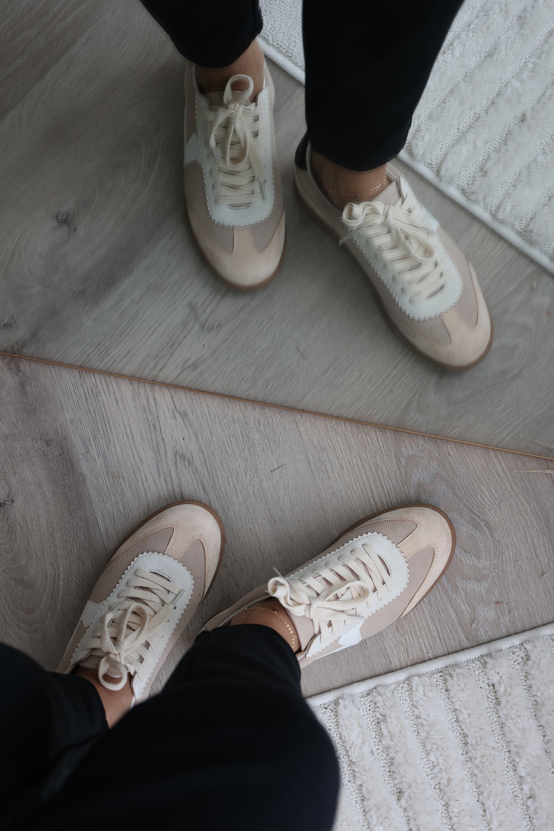 Kyla Sneakers