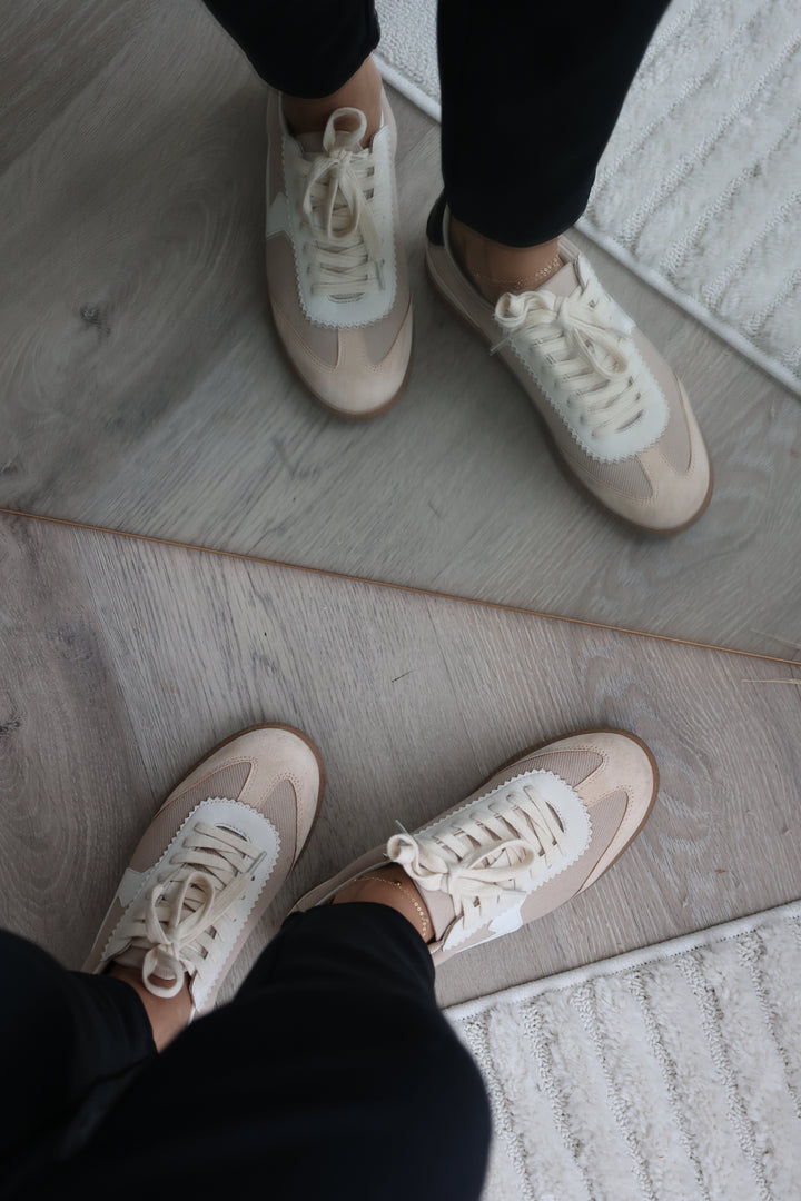 Kyla Sneakers
