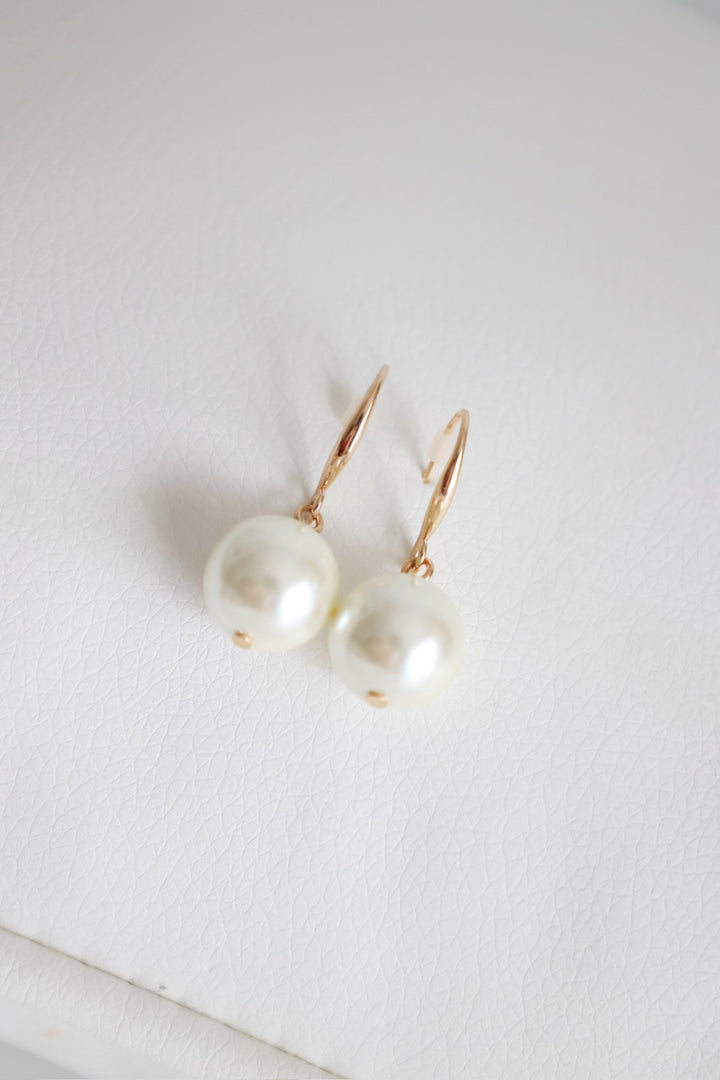 Lucy Pearl Dangle Earring