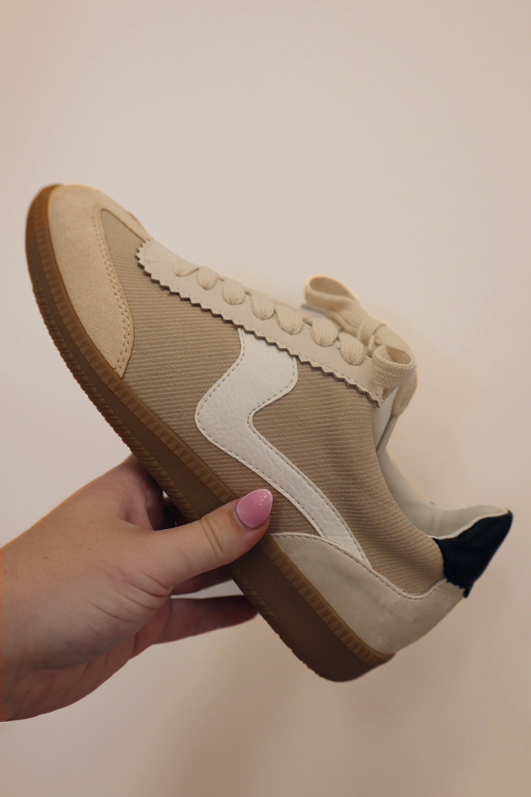 Kyla Sneakers