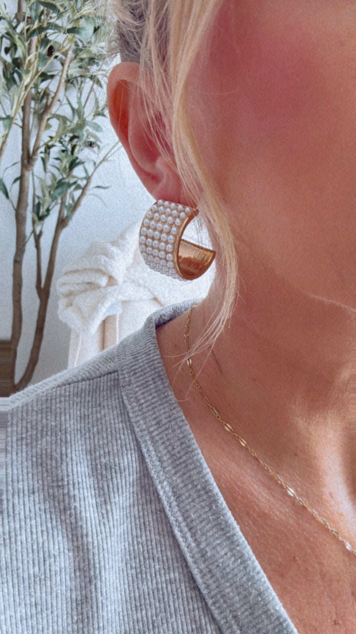 Gayle Pearl Hoops