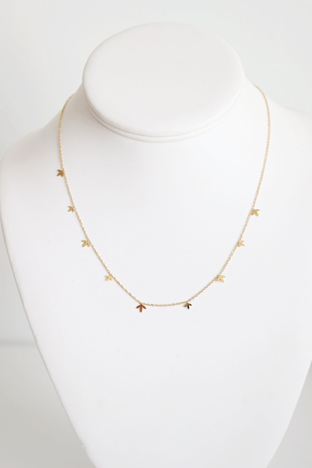 Station Leaf Necklace