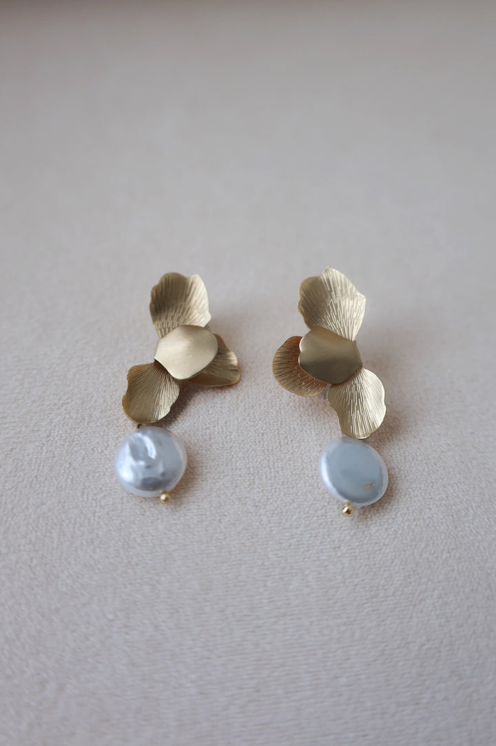 Petal Pearl Earrings