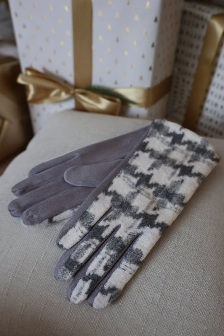 Houndstooth Gloves