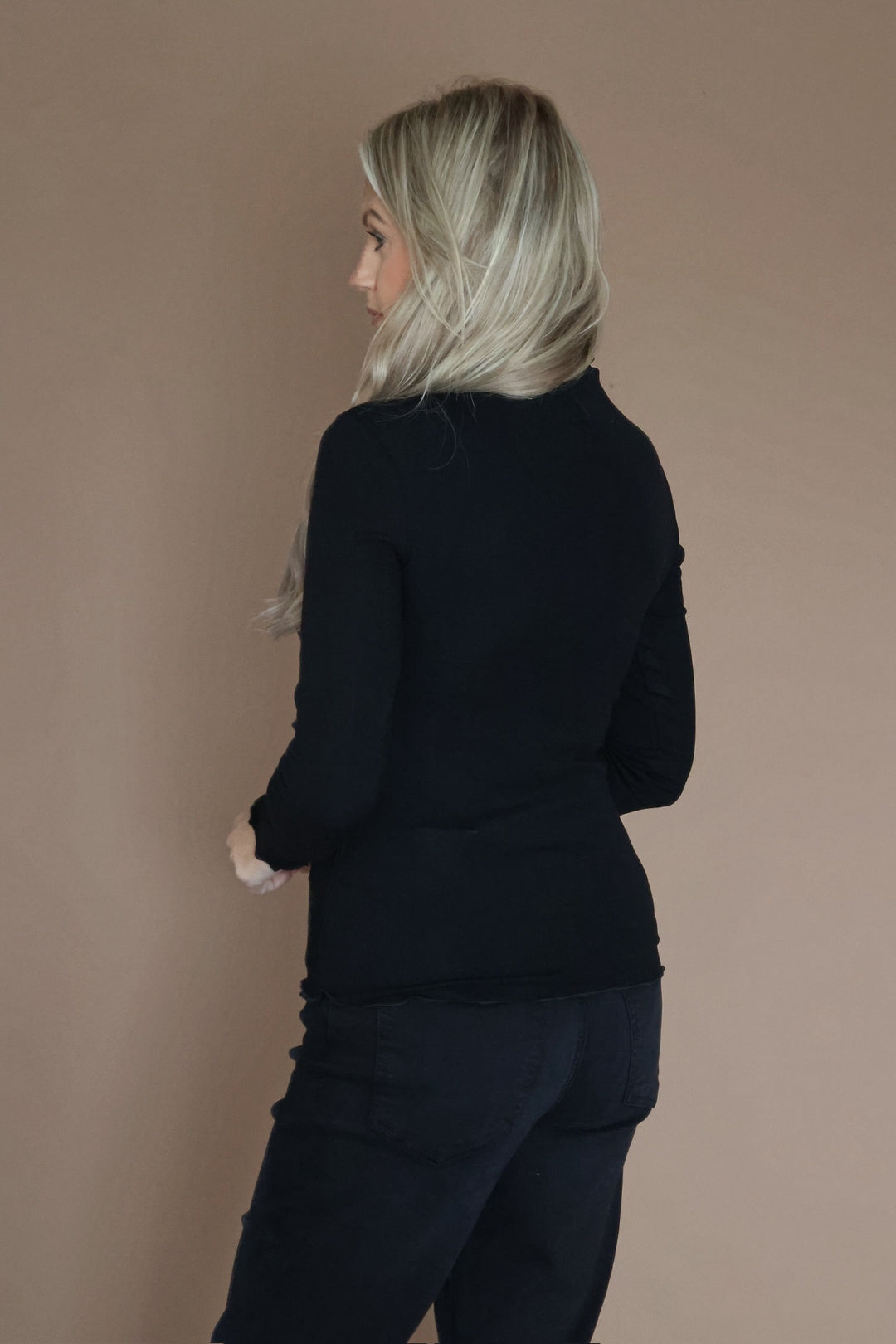 Jude Mockneck Top -Black