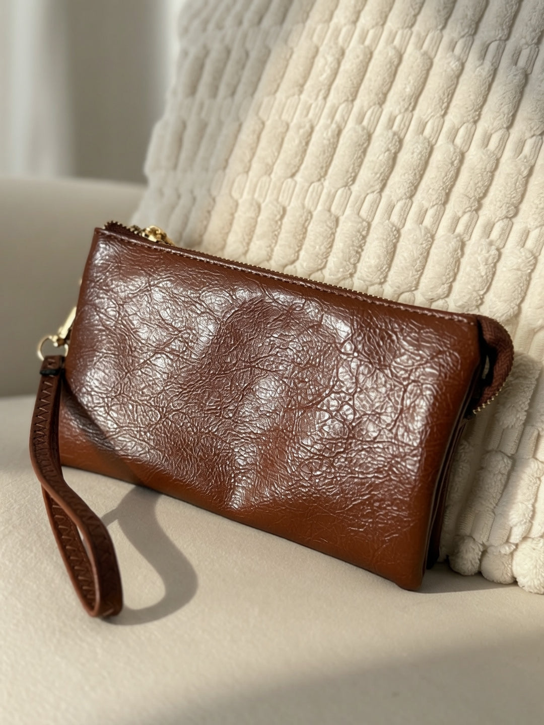 Riley Wristlet Crossbody- Gloss Brown